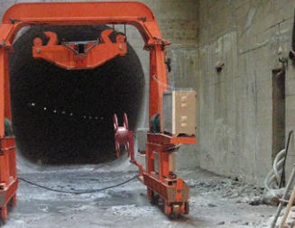 微型電動(dòng)葫蘆可以吊運(yùn)地鐵建設(shè)中的設(shè)備材料